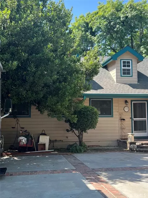 22920 Collins St, Woodland Hills, CA 91367