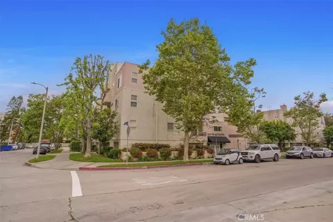 11230 Peach Grove St #206, North Hollywood, CA 91601