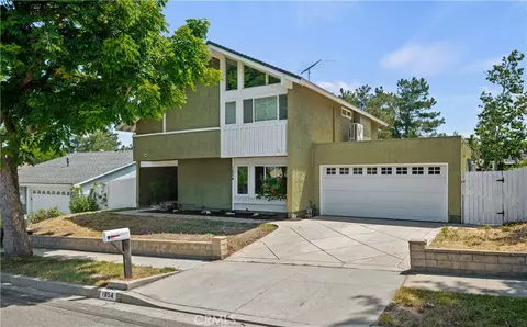 1054 Currier Ave, Simi Valley, CA 93065