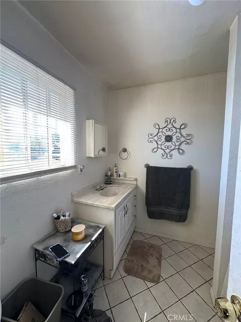 Bath - 2187 5th Ln, Big Bear City, CA 92314 photo 1 of 2
