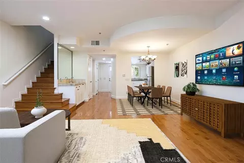 5107 Coldwater Canyon Ave #10, Sherman Oaks, CA 91423