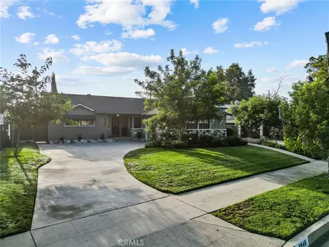 9548 Cedros Ave, Panorama City, CA 91402