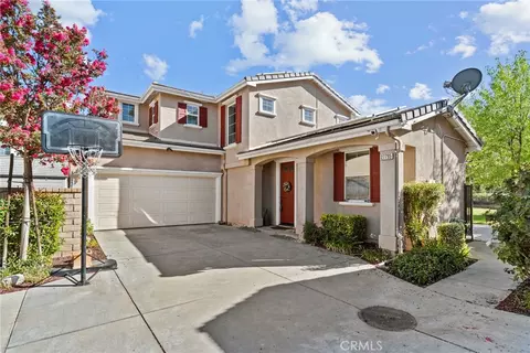 27795 Summer Grove Pl #PJ, Valencia, CA 91354