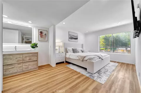 22100 Burbank Blvd #230C, Woodland Hills, CA 91367