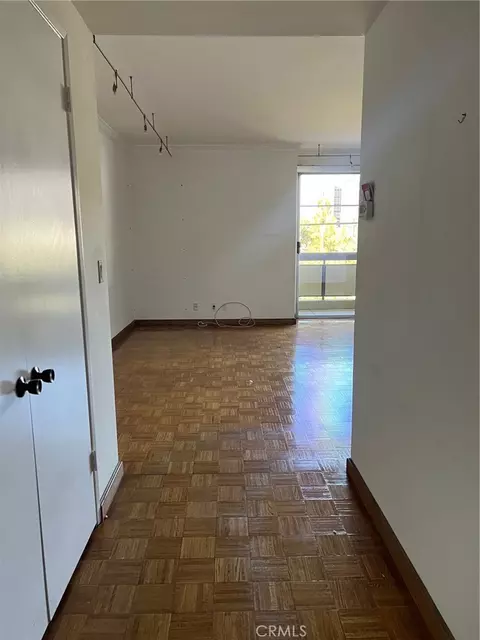 321 S San Vicente Blvd #608, Los Angeles, CA 90048