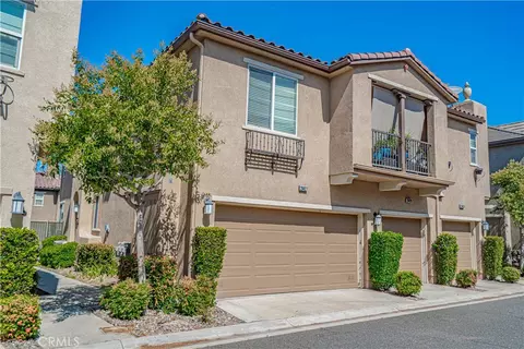 28427 Casselman Ln, Saugus, CA 91350