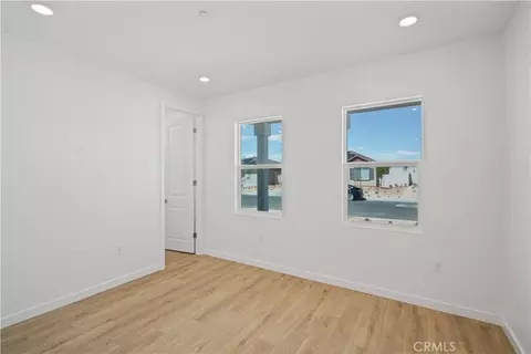 3254 Garnet Ln, Lancaster, CA 93535 photo 2