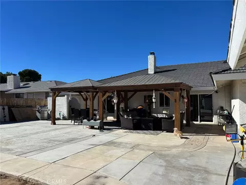 6995 Summit Valley Rd, Hesperia, CA 92345