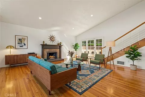 3540 N Knoll Dr, Los Angeles, CA 90068