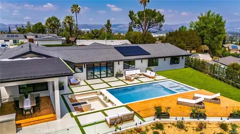 20556 Califa St, Woodland Hills, CA 91367