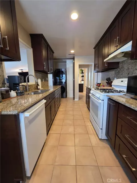 14334 Tiara St, Van Nuys, CA 91401