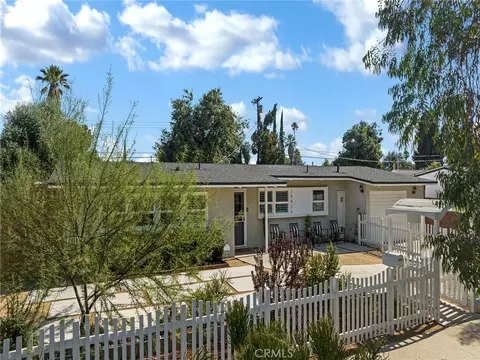19426 Blythe St, Reseda, CA 91335