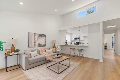 11107 Arminta St #15, Sun Valley, CA 91352