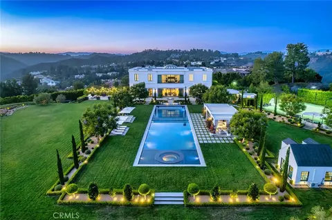 2100 Stratford Cir, Los Angeles, CA 90077