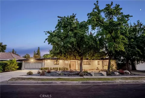22410 Collins St, Woodland Hills, CA 91367