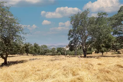 29201 Deertrail Dr, Tehachapi, CA 93561 photo 4