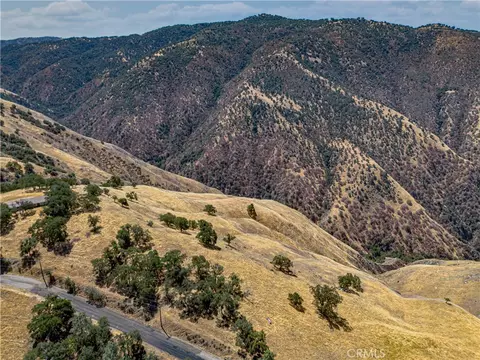 29201 Deertrail Dr, Tehachapi, CA 93561 photo 5