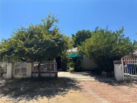 7519 Owensmouth Ave, Canoga Park, CA 91303