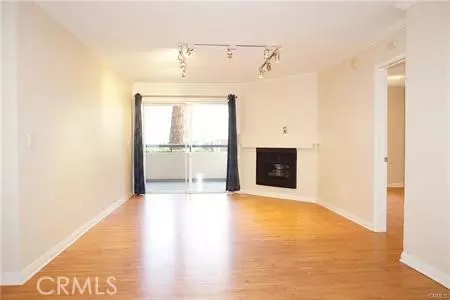 21400 Burbank Blvd #112, Woodland Hills, CA 91367