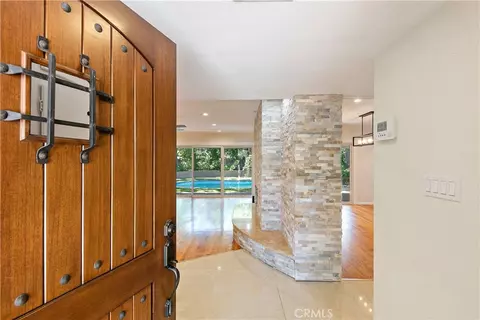 15936 Osborne St, North Hills, CA 91343