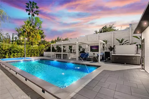 20200 Clark St, Woodland Hills, CA 91367