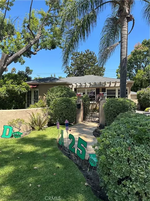 4910 Willowcrest Ave, North Hollywood, CA 91601