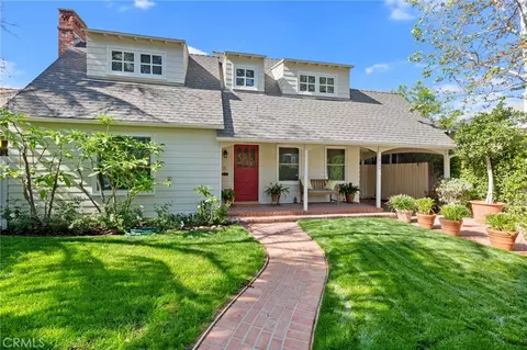 12139 Hollyglen Pl, Studio City, CA 91604