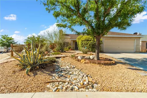 1016 Armstrong Ave, Rosamond, CA 93560
