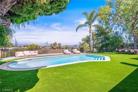 7024 Middlesbury Ridge Cir, West Hills, CA 91307