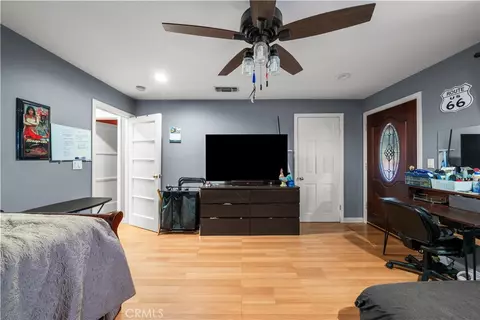 7300 Sylvia Ave, Reseda, CA 91335