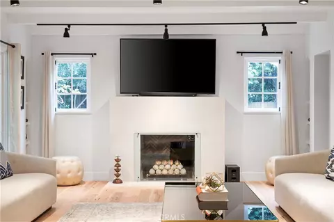 11305 Valley Spring Ln, Studio City, CA 91602