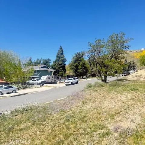 1 Johnson Rd, Lake Elizabeth, CA 93532