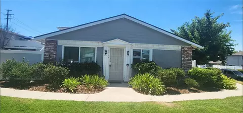 20714 Dot St, Saugus, CA 91350
