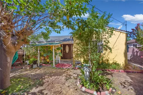 5245 Strohm Ave, North Hollywood, CA 91601