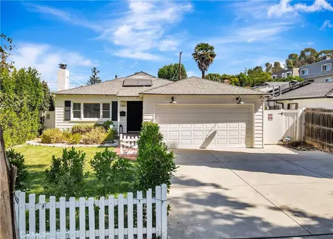 21907 De La Osa St, Woodland Hills, CA 91364