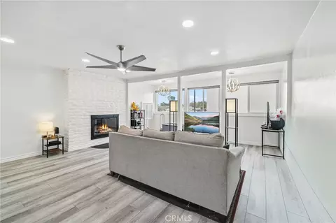 1349 Edgewood Way #49, Oxnard, CA 93030