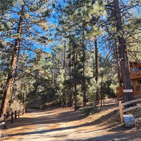 2240 Cypress Way, Pine Mountain Club, CA 93222