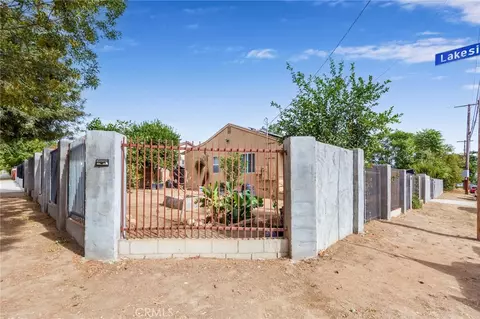 14758 Lakeside St, Sylmar, CA 91342