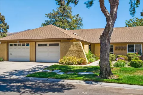 24122 Village 24, Camarillo, CA 93012