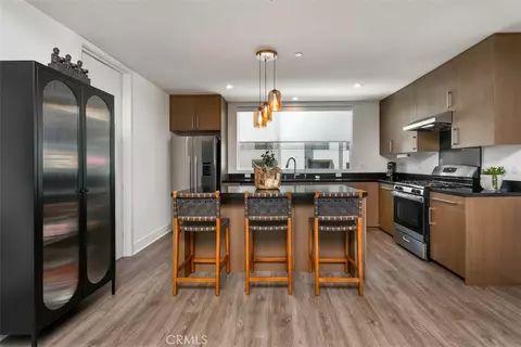 10861 Hartsook St, North Hollywood, CA 91601
