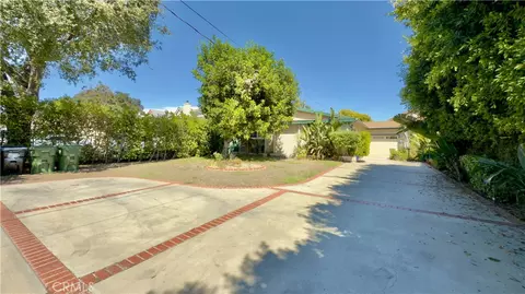9428 Noble Ave, North Hills, CA 91343