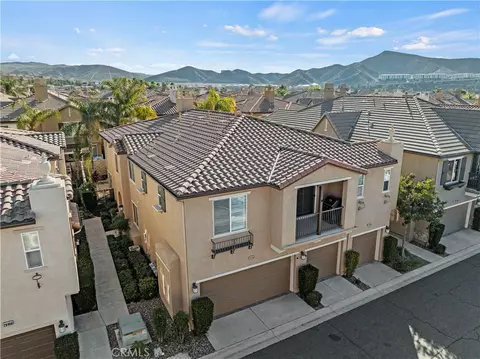 28454 Santa Rosa Ln, Saugus, CA 91350