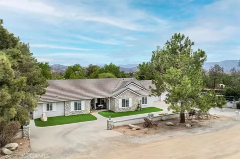 33314 Pewter Rd, Agua Dulce, CA 91390