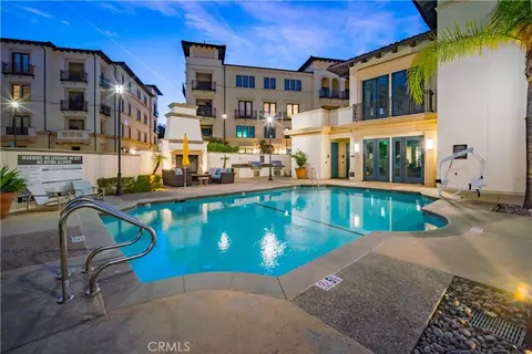 23500 Park Sorrento #D21, Calabasas, CA 91302