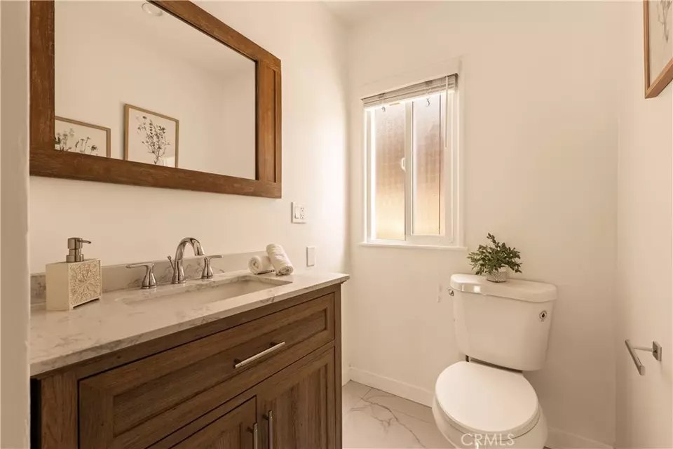 Bath - 4644 Lowell Ave, La Crescenta, CA 91214 photo 1 of 2