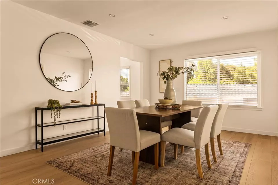 Dining - 4644 Lowell Ave, La Crescenta, CA 91214 photo 1 of 3