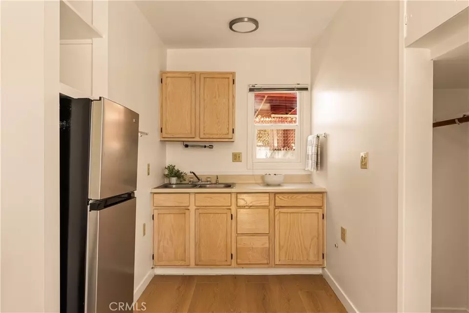 Kitchen - 4644 Lowell Ave, La Crescenta, CA 91214 photo 2 of 2