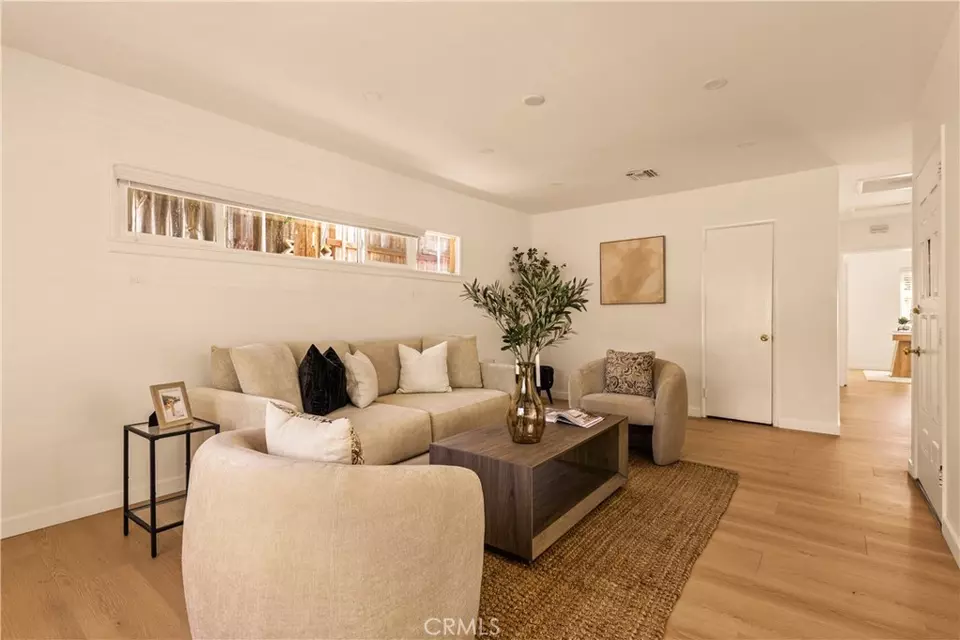 Living - 4644 Lowell Ave, La Crescenta, CA 91214 photo 2 of 2