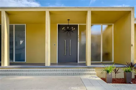 3016 Arrowhead Dr, Los Angeles, CA 90068