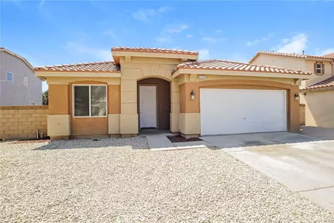 2736 Garnet Ln, Lancaster, CA 93535